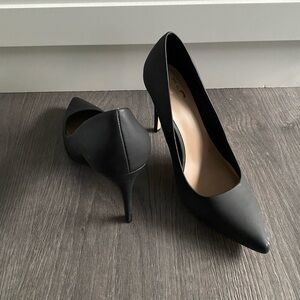 Black pointed toe heels 3.5 inch